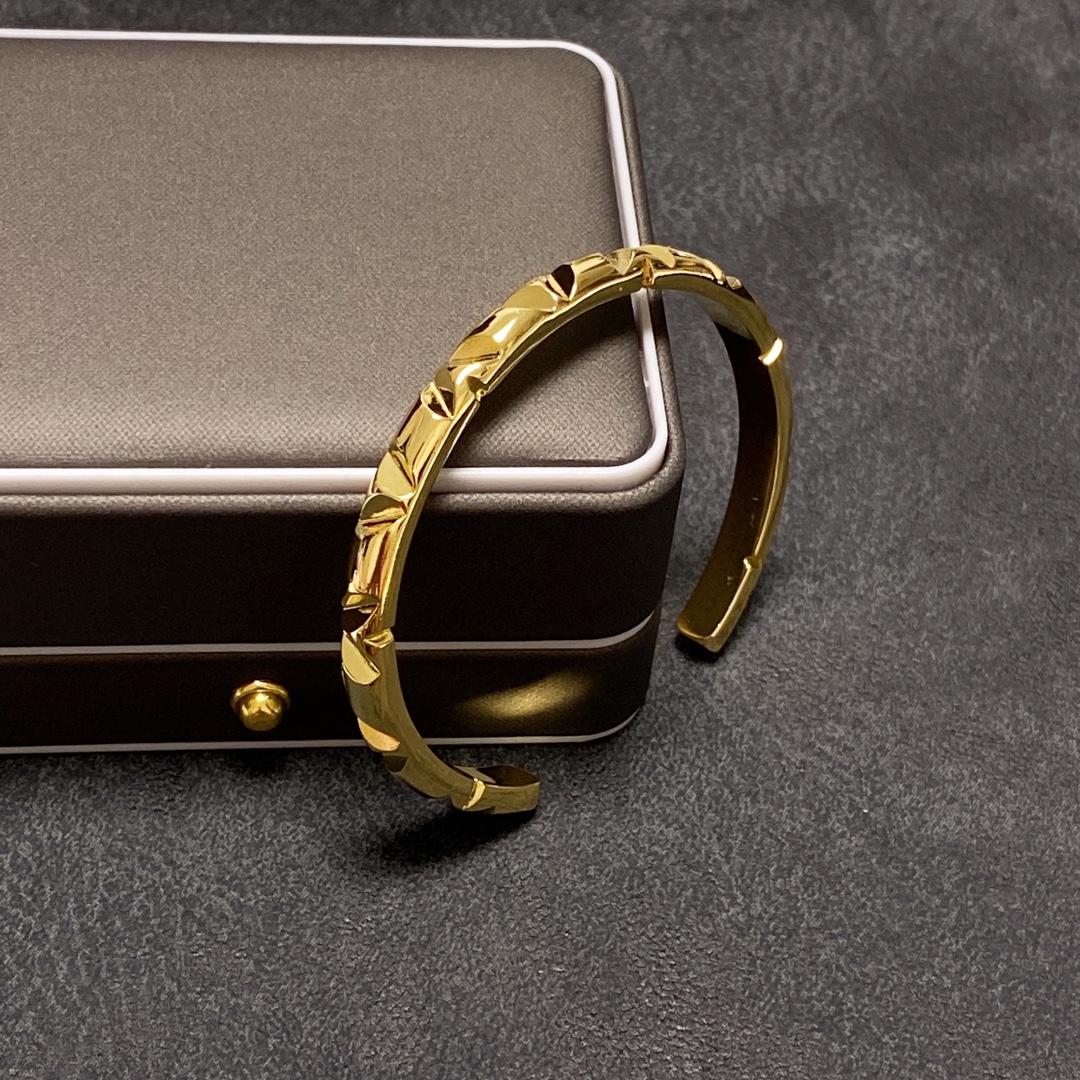 L0vis Vvtt0n Bracelet Gold For Women
