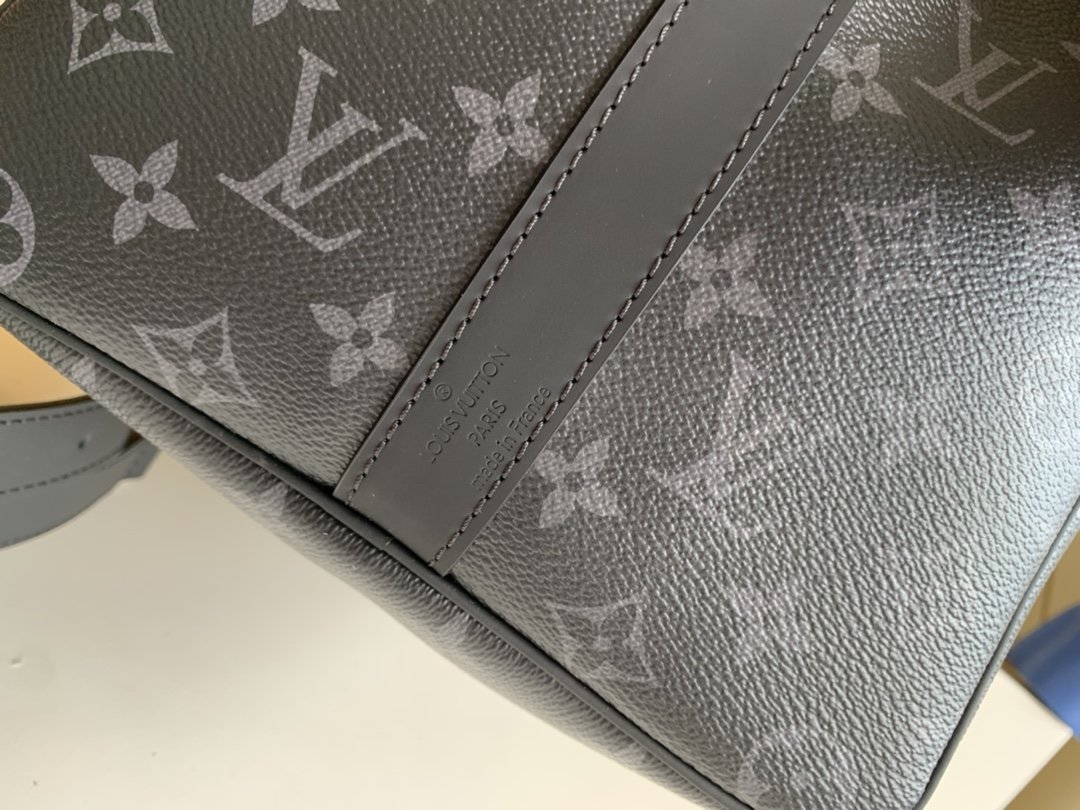 L0vis Vvtt0n Keepall Bandouliere 45 Monogram Eclipse Canvas 17.7in/45cm LV M40569