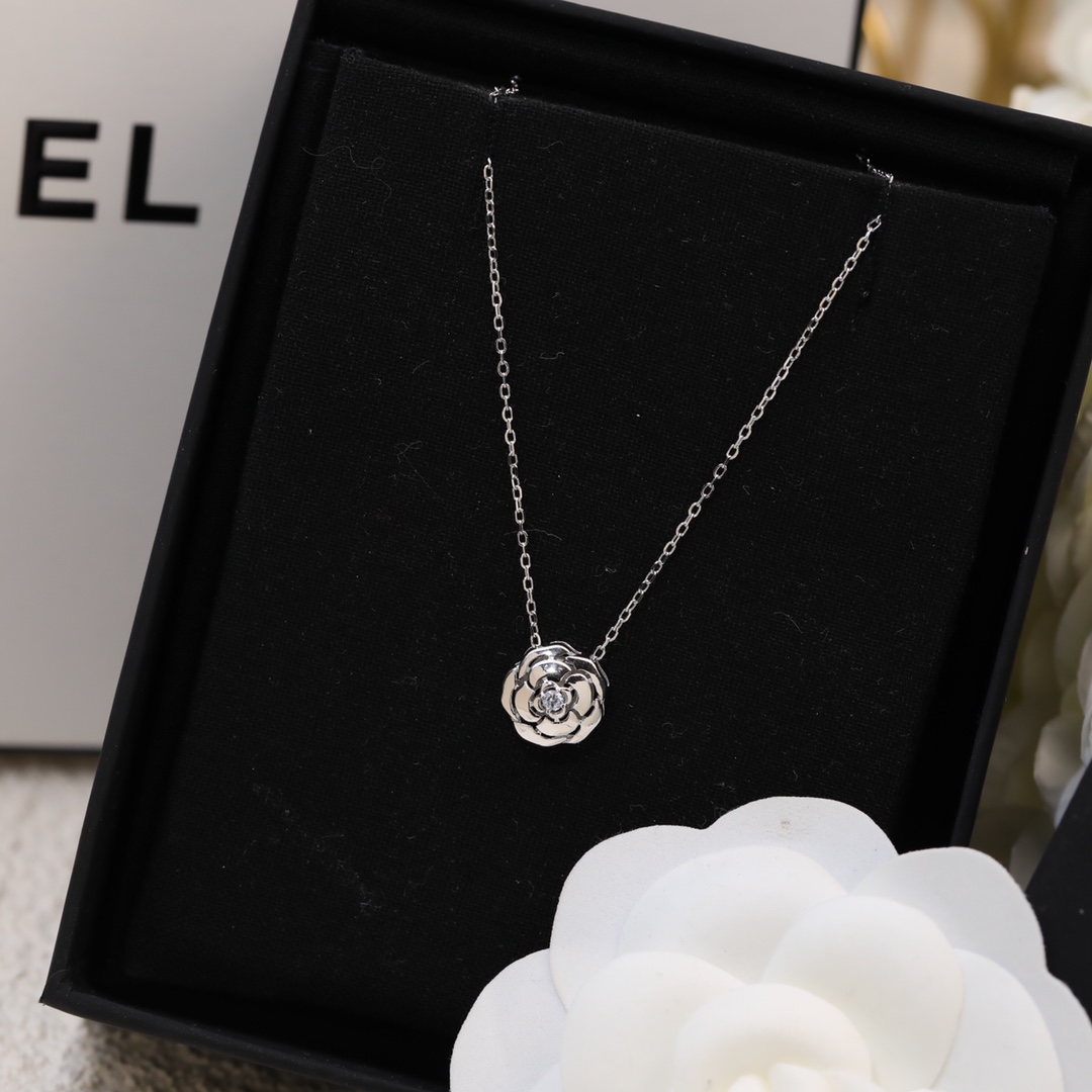 Ch**el Necklace