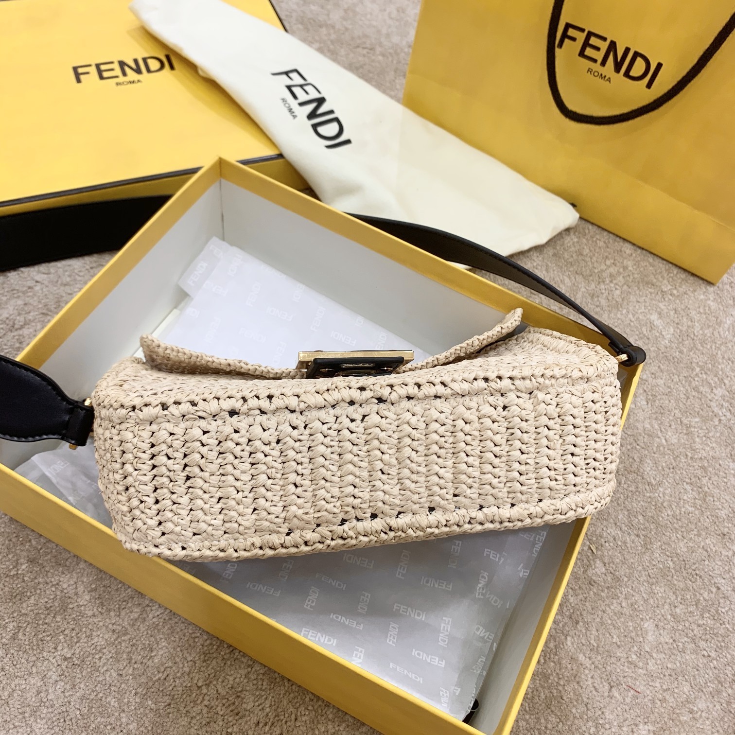 F**di Baguette Woven Straw Black For Women, Women’s Handbags, Shoulder And Crossbody Bags 10.2in/26cm FF