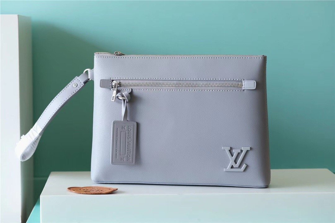 L0vis Vvtt0n Pochette Ipad Grey Aerogram For Men, Men’s Wallet 30cm LV M81029
