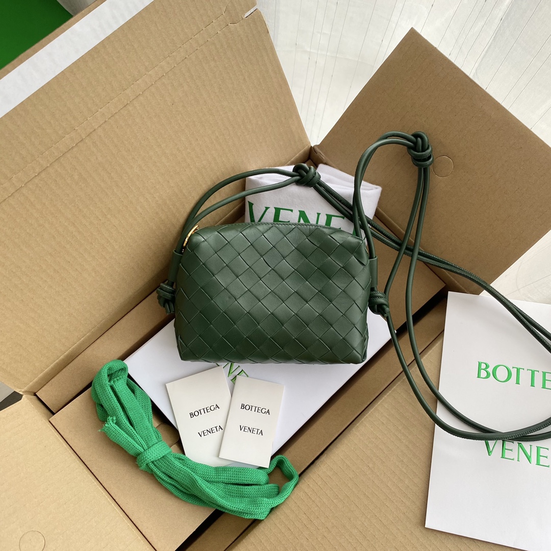 B0tt*ga Ven*ta Mini Loop Camera Bag Dark Green, For Women, Women’s Bags 6.7in/17cm