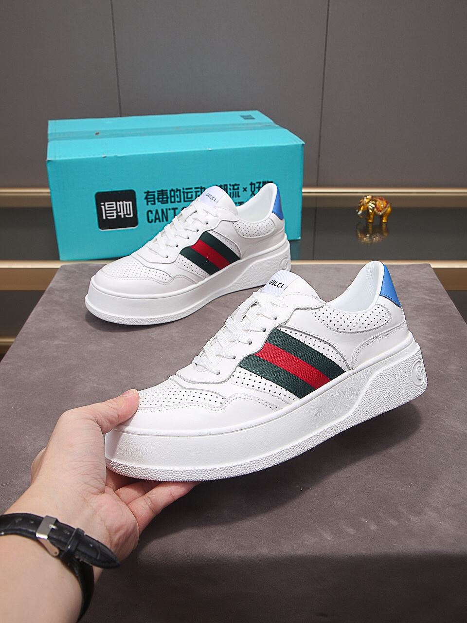 Gvc*1 Men’s Sneaker With Web White For Men 669698 UPG10 9060