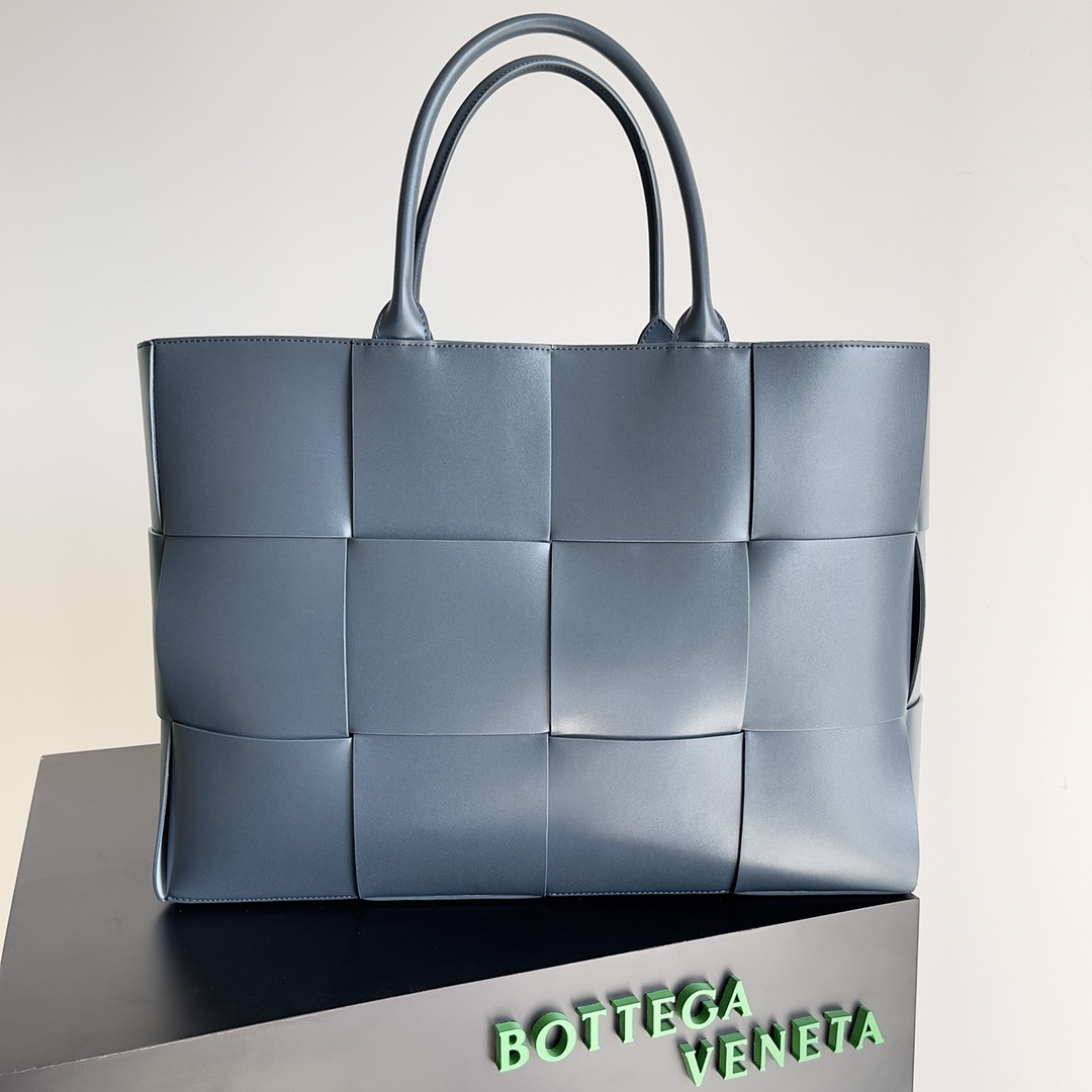 B0tt*ga Ven*ta Large Arco Tote Bag Grey , For Women, Women’s Bags 18.1in/46cm